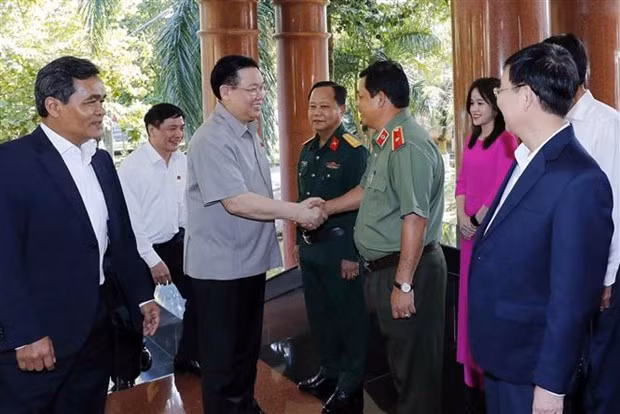 越南国会主席王廷惠在嘉莱省开展春节前夕走访慰问活动。（图片来源：越通社）