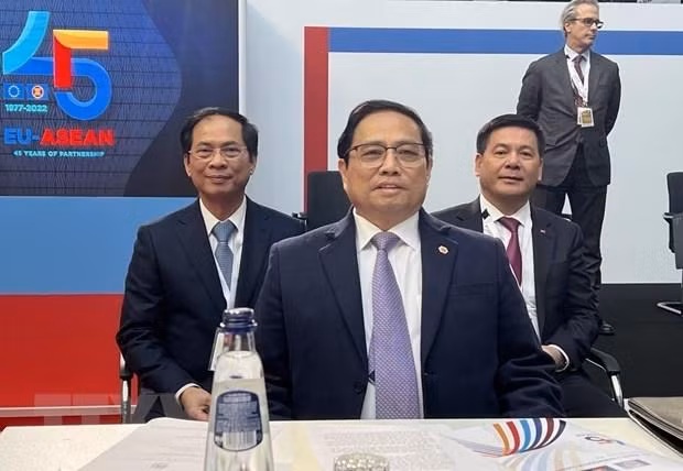 越南政府总理范明正出席东盟—欧盟建立关系45周年纪念峰会。