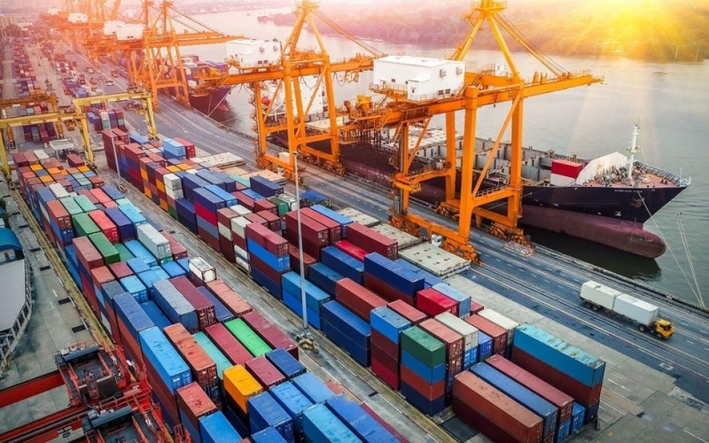 2022年前8个月越南实现贸易顺差近40亿美元【图表新闻】