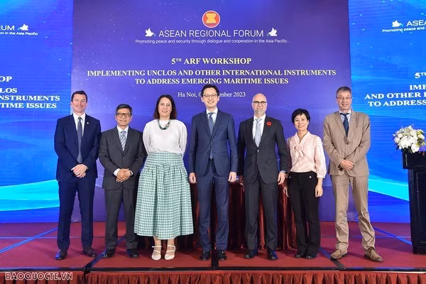 与会代表合影。