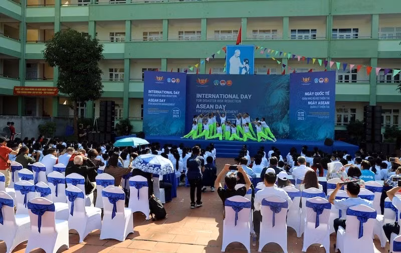 国际减少灾害风险日（IDDRR）和东盟自然灾害管理日（ADDM）的纪念仪式场景。