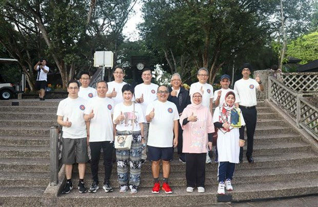 东盟各国驻新加坡大使馆和代表机构进行交流。