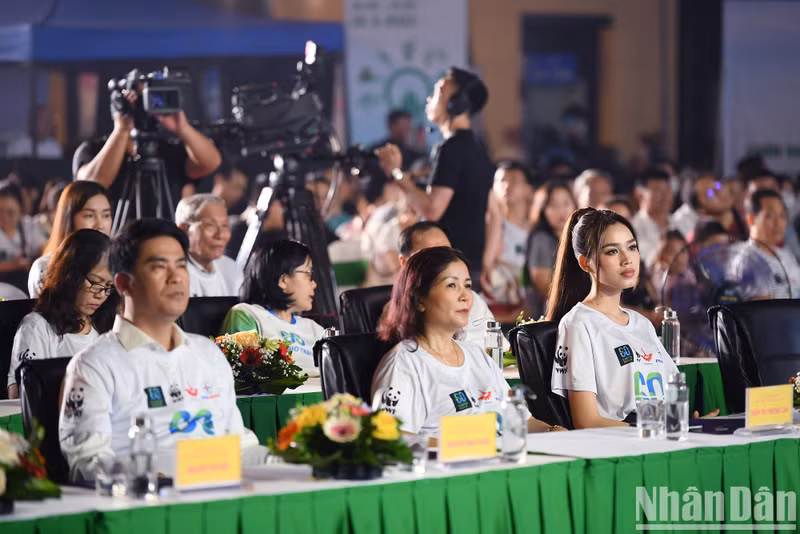 河内市民积极响应2023年“地球一小时”活动【组图】 ảnh 3