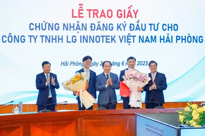 海防市人民委员会向LG Innotek越南有限责任公司颁发项目增资调整许可证。