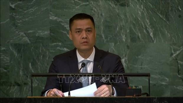 越南驻联合国代表团团长邓黄江大使。