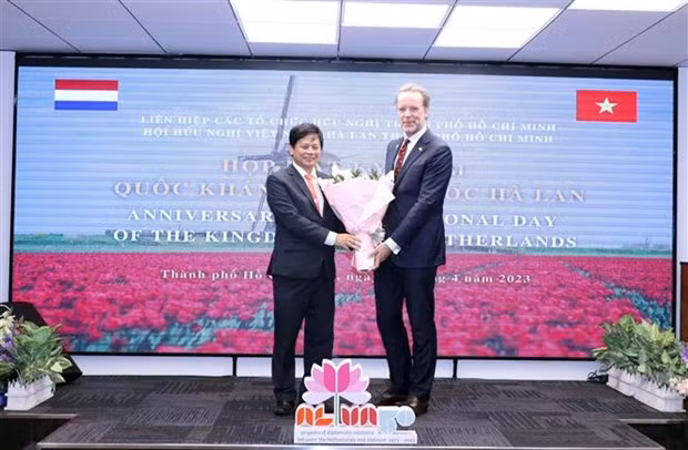 庆祝荷兰国庆见面会在胡志明市举行。