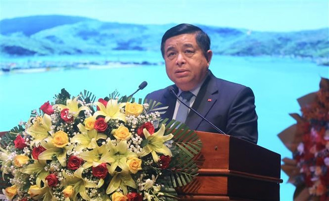 越南政府副总理阮志勇在大会上发言。