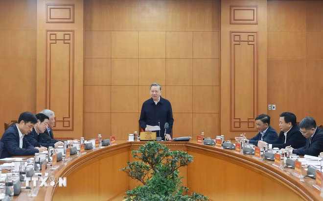 苏林总书记主持会议。（图片来源：越通社）