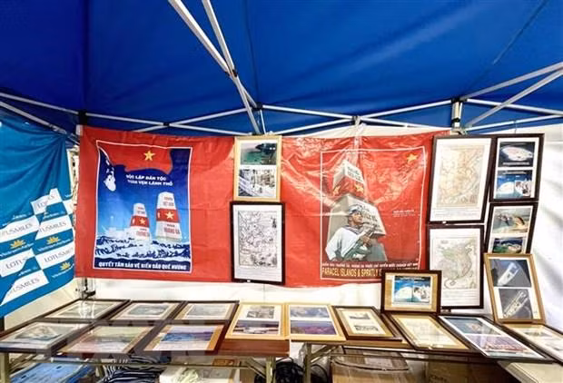 越南在日本展览会上举行维护海洋岛屿主权宣传活动。