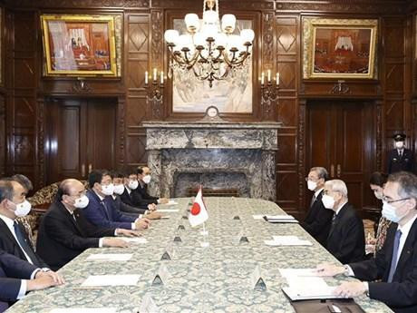 越南国家主席阮春福会见日本参议院议长尾辻秀久。（图片来源：越通社）