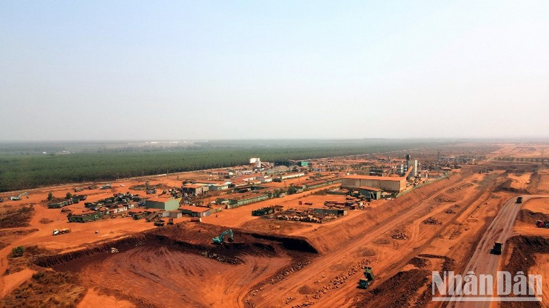 龙城国际机场成为全国最大的建设工地。