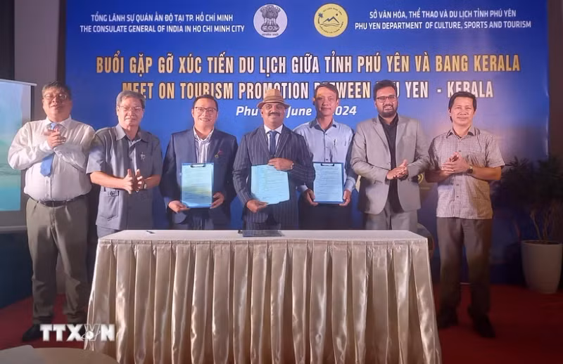 双方企业签署合作备忘录。