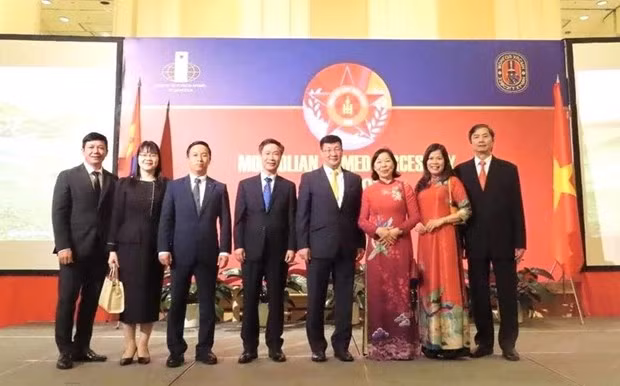 与会代表合影。