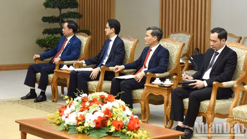 越南政府各部委领导代表。