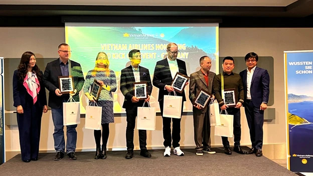 越航机票代理商年度表彰会。