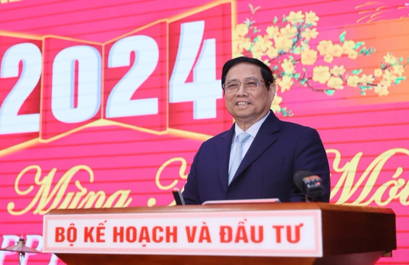 越南政府总理范明正发表讲话。