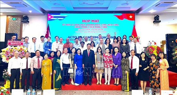 与会代表合影。