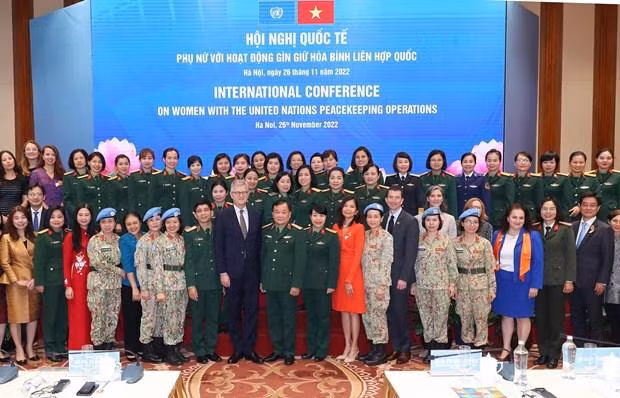 与会代表合影留念。