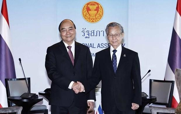 国家主席阮春福会见泰国国会主席川•立派。