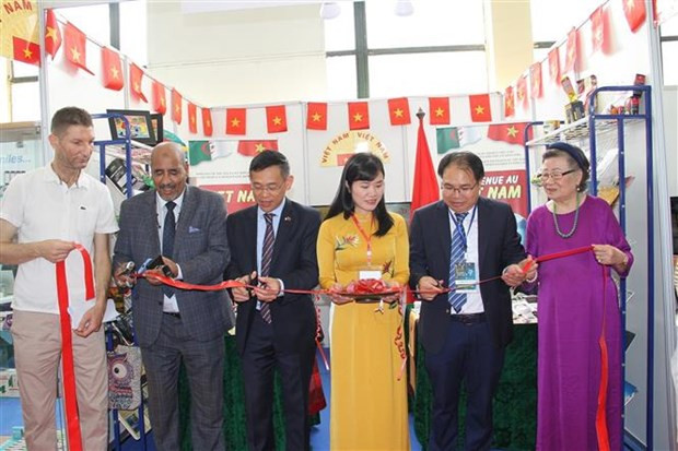 越南驻阿尔及利亚大使馆与越南驻阿尔及利亚商务处配合在2023年阿尔及尔国际博览会开设越南馆。