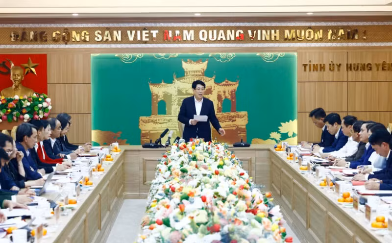 国家主席梁强发表讲话。