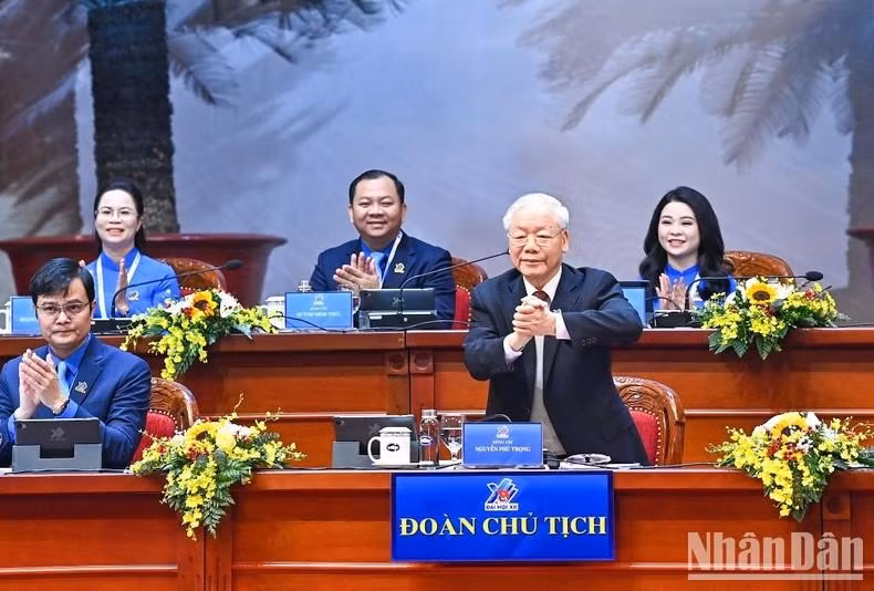 越共中央总书记阮富仲出席大会。