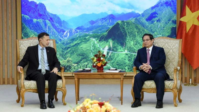 越南政府总理范明正会见澳大利亚驻越大使安德鲁·戈莱辛斯基。
