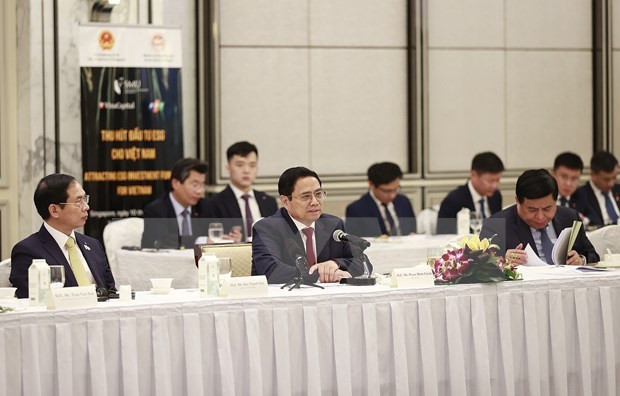 越南政府总理范明正发表讲话。（图片来源：越通社）