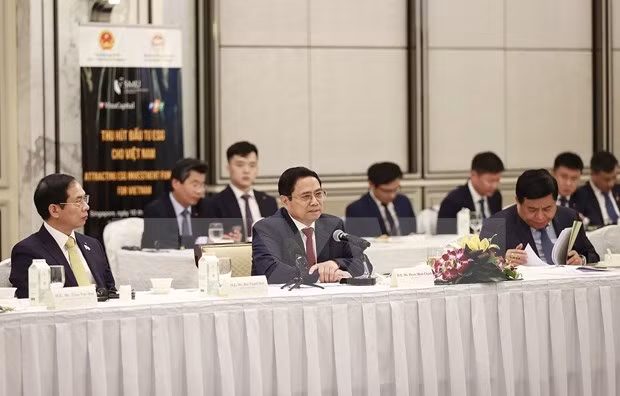 越南政府总理范明正发表讲话。（图片来源：越通社）