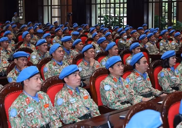 越南国防部与正在执行联合国维和任务的官兵举行视频会晤。