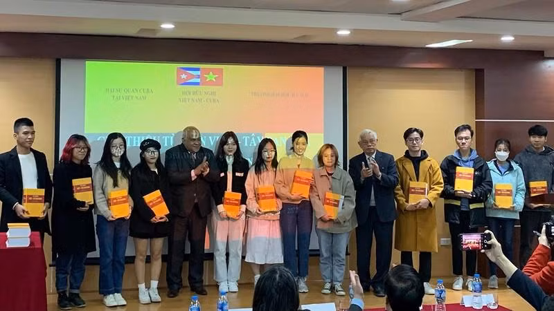 《越南-西班牙词典》推介会现场。