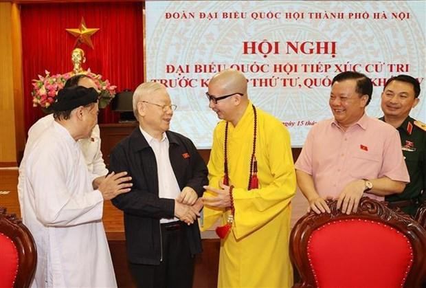 阮富仲总书记在河内展开与选民接触活动。