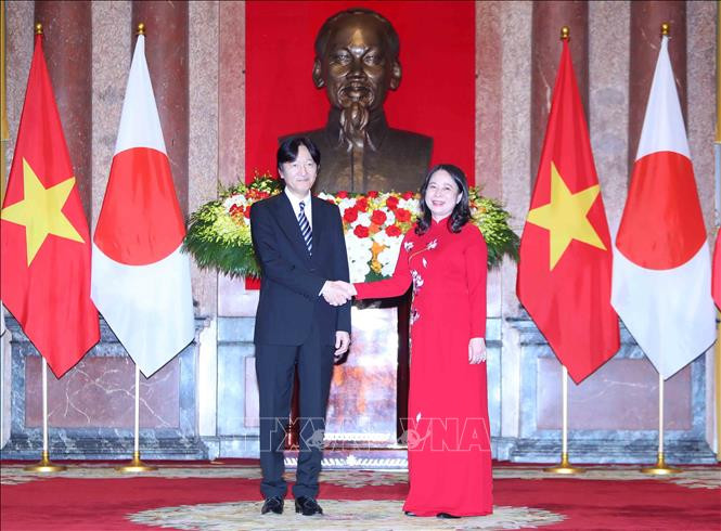 越南国家副主席武氏映春和日本皇嗣秋筱宫文仁亲王。