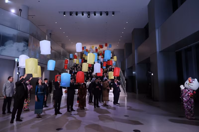 庆祝东盟-日本关系50周年亮灯仪式。