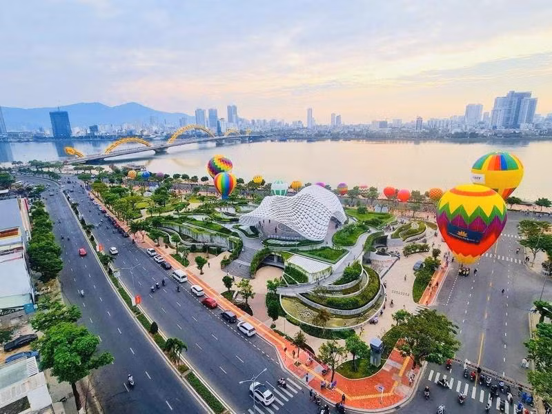 2023年前2个月，岘港市接待游客量约74.25万人次，同比增长近4倍。