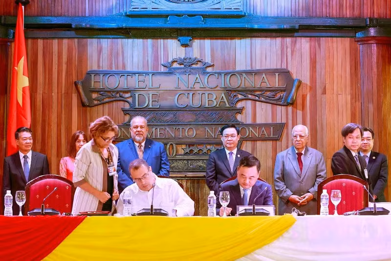 越南国会主席王廷惠出席越南-古巴企业论坛【组图】 ảnh 5