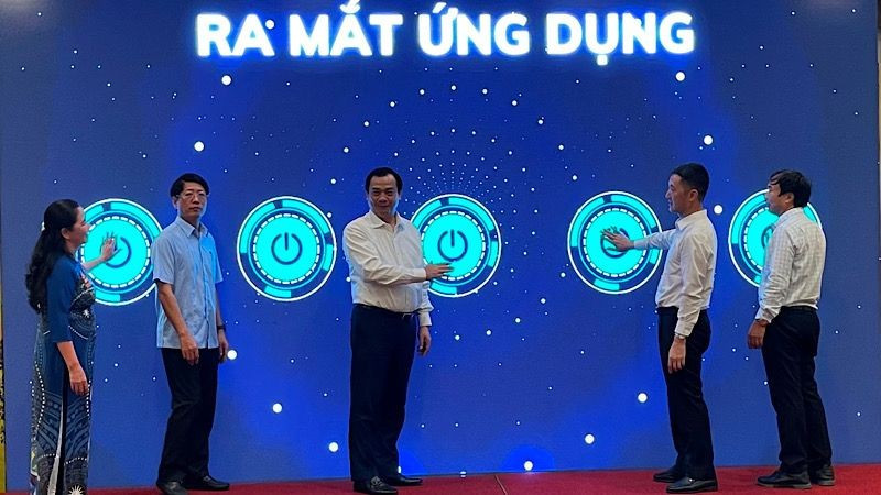 智慧旅游应用程序“Ninhbinhtourisminfo”亮相。