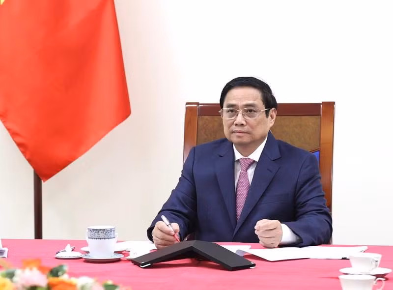 越南政府总理范明正与中国总理李克强通电话。