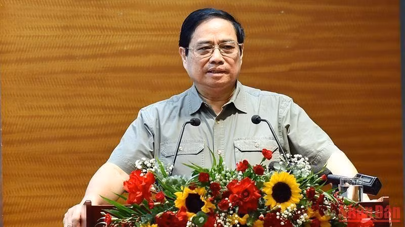 政府总理范明正在会上发言。（陈海 摄）