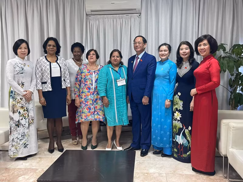 各位代表合影。