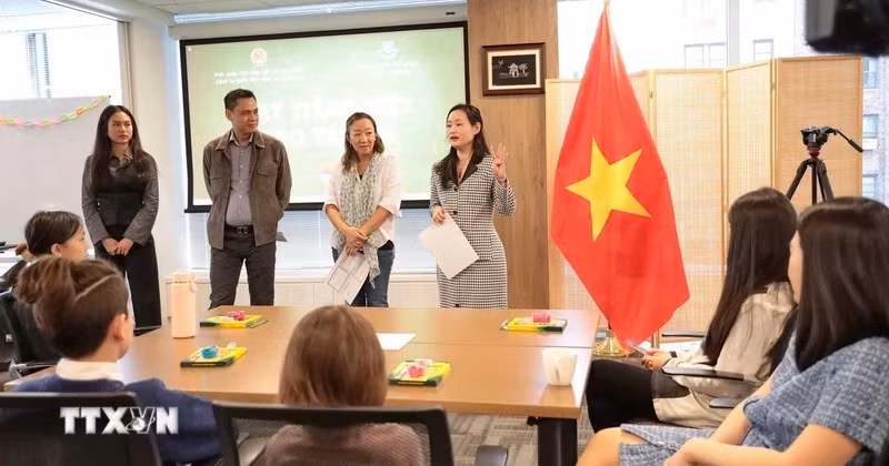 3月22日，越南常驻联合国代表团与美国哥伦比亚大学越南语项目联合举办了免费越南语培训班开班仪式。（图片来源：越通社）