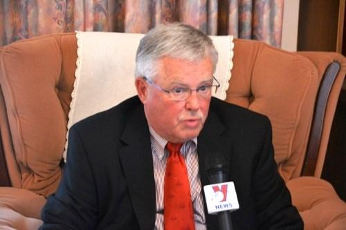 卡尔·塞耶（Carl Thayer）教授。