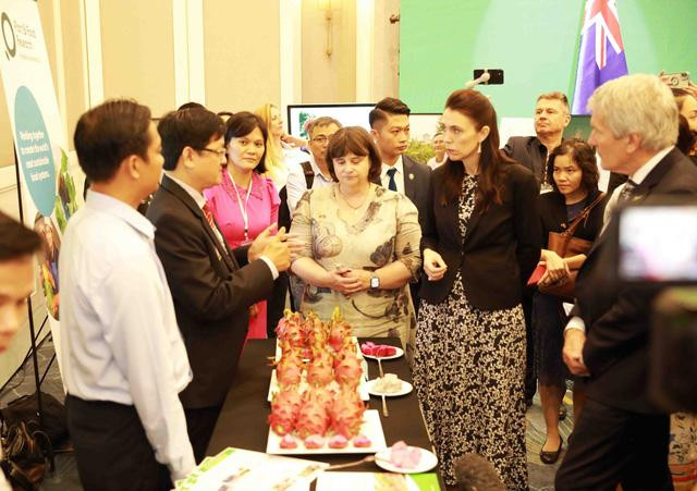 新西兰总理杰辛达·阿德恩出席越新农业展会。