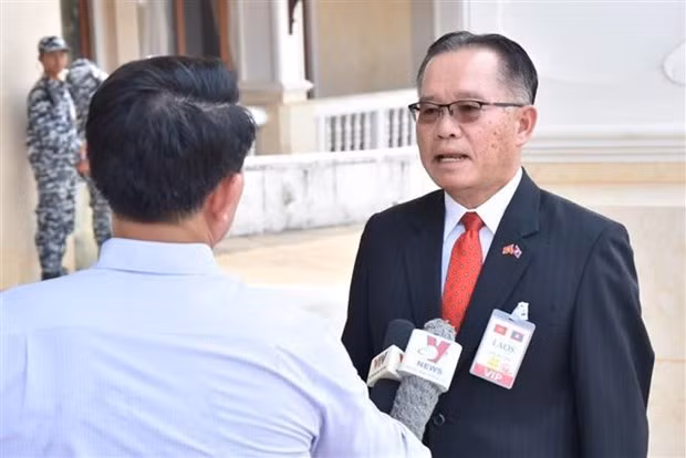 老挝外交部副部长通潘•萨万发特。