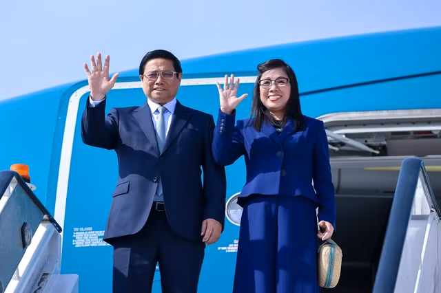 越南政府总理范明正和夫人圆满结束出席在阿联酋举行的COP 28和开展的双边活动之行。