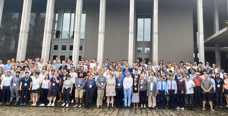 与会代表合影。