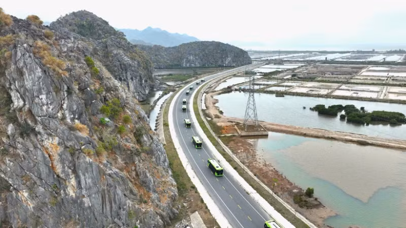 自4月18日起，海防吉婆岛新电动车线路向游客免费开放。