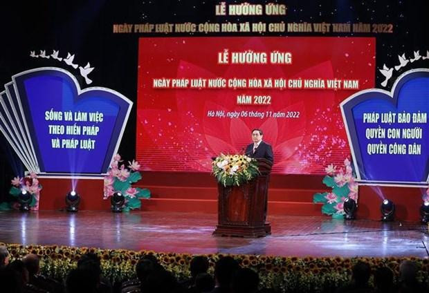 政府总理范明正在响应仪式上发言。（图片来源：越通社）