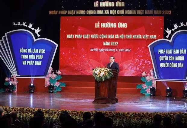 政府总理范明正在响应仪式上发言。（图片来源：越通社）