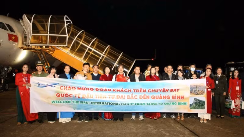 广平省迎接首个来自台北（中国台湾）的国际航班。